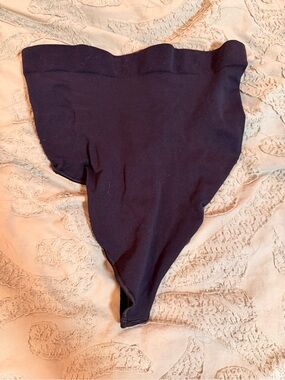 SKIMS High-Cut Seamless Thong in Black